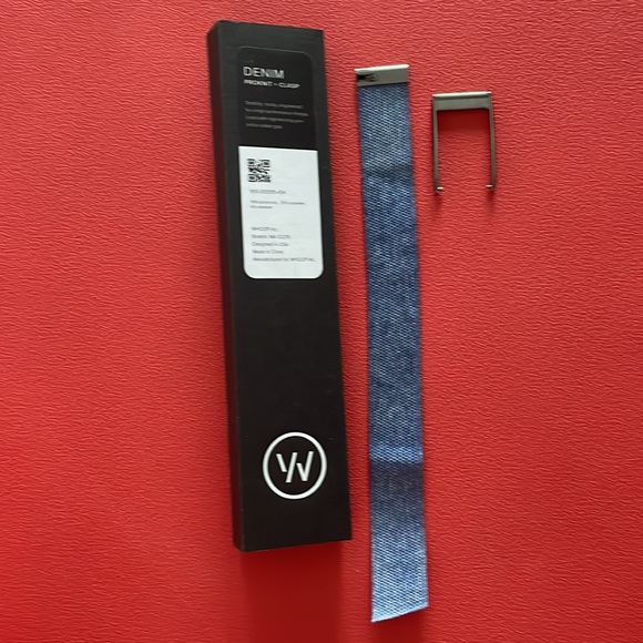 WHOOP 3.0 and 3 bands with clasps - Picture 5 of 7